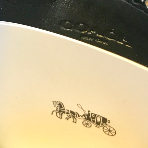 NWT Coach Zip Card Case Signature Monogram Canvas - Picture 4 of 4